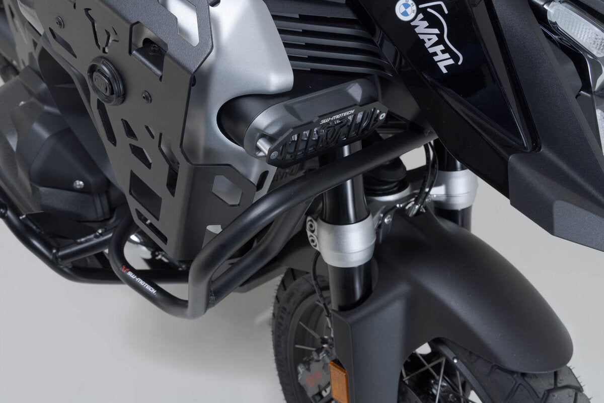 Protecciones superiores de motor. Negro. BMW R 1300 GS Adventure (24-). OEM SBL.