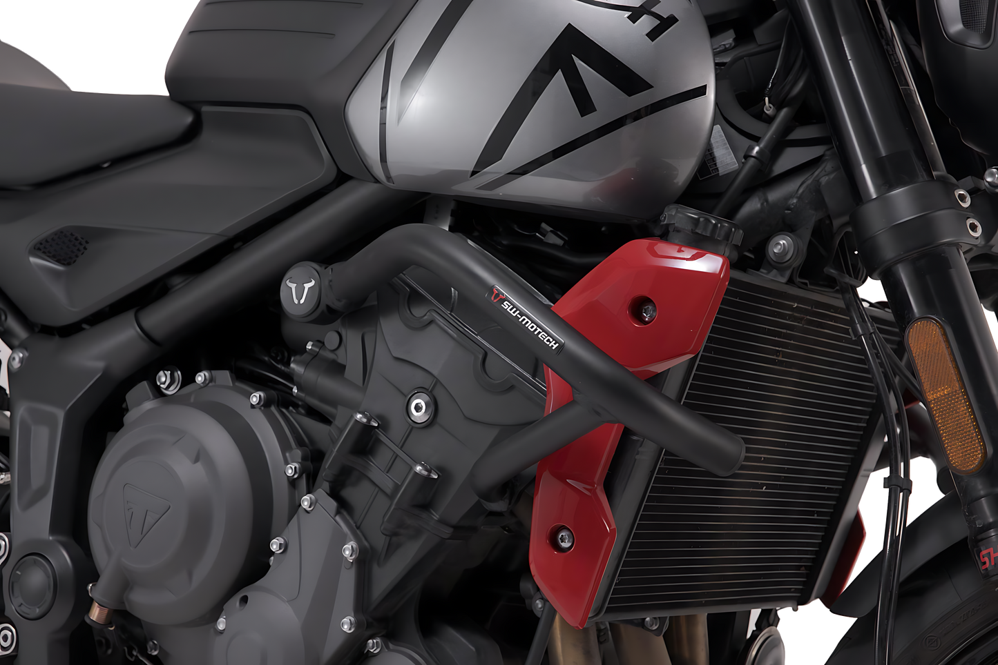 Protecciones laterales de motor Negro. Triumph Trident 660 (21-).