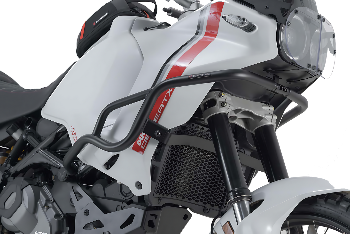 Protecciones laterales de motor Negro. Ducati DesertX (22-).
