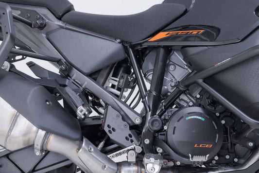 Protector de depósito de frenos. Negro. Modelos BMW / Ducati / KTM / Husqvarna.