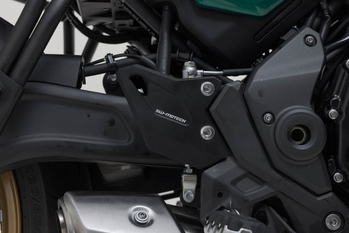 Protector de talón. Negro. Kawasaki Z650RS (21-).