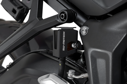 Protector de depósito de frenos Negro. Triumph Trident 660 (21-).