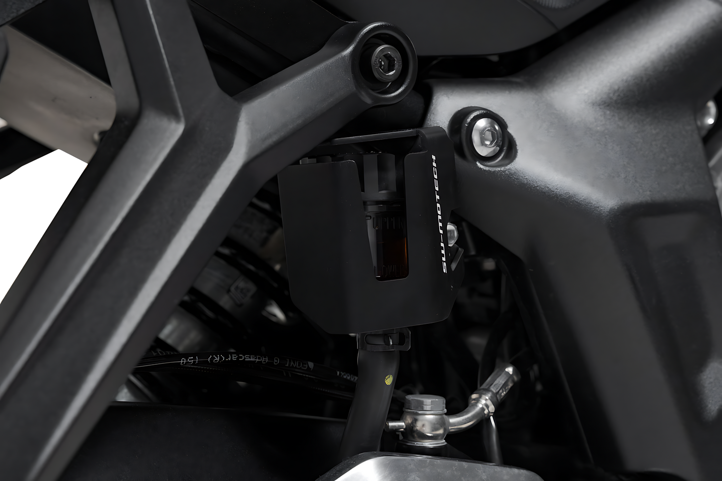 Protector de depósito de frenos Negro. Triumph Trident 660 (21-).