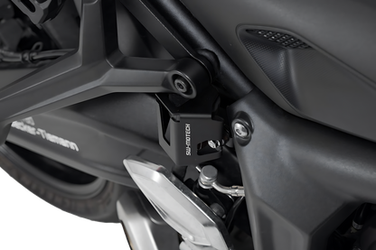 Protector de depósito de frenos Negro. Triumph Trident 660 (21-).