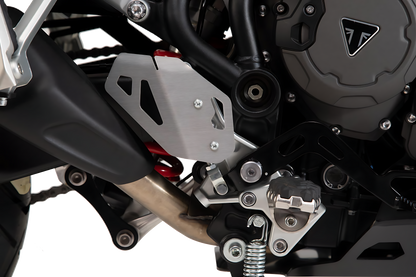 Protector de talón derecho Plateado. Triumph Tiger 900/GT/Rally/Pro (19-23).