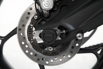 Kit de topes anticaidas para el eje trasero Negro. Yamaha MT-09 (13-16)/Tracer, XSR900/Abar.