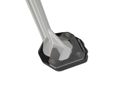 Extension para caballete lateral Negro/Plateado. Modelos Yamaha Ténéré 700 (19-).