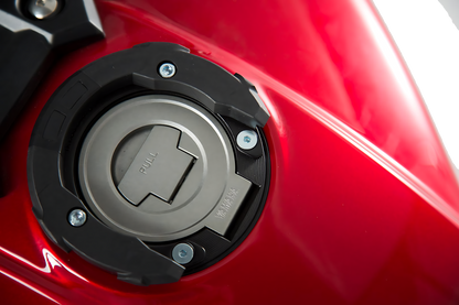 Anillo de depósito EVO Negro. Yamaha MT-09 Tracer (14-20).