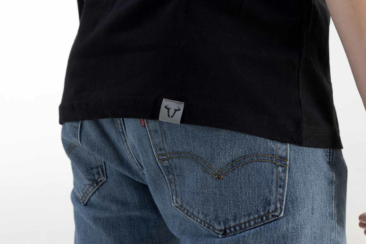 Polo. Core Line. Negro. Hombre.